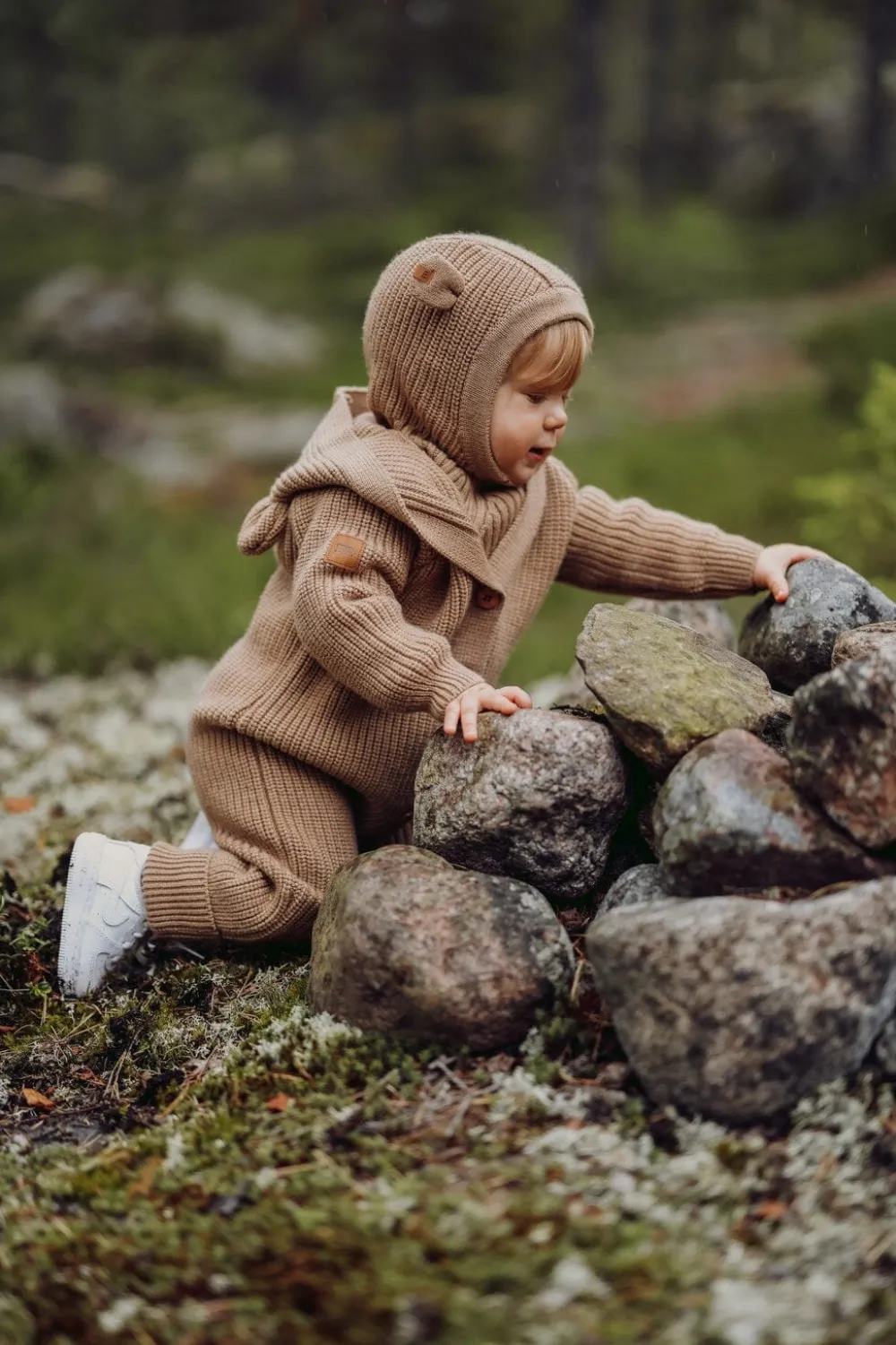 Metsola Merinovillavaatteet|Jumpsuitit>BEAR KNIT -MERINOVILLAHAALARI VAUVALLE | PEANUT BUTTER